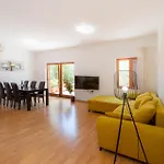 5 Bedroom Lovely Home In Posedarje