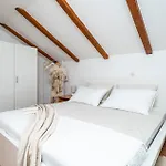 Nice Apartment In Mokosica With Kitchen
