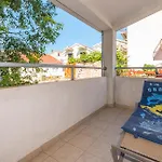 1 Bedroom Awesome Apartment In Turanj