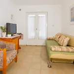 Beautiful Apartment In Vir With Wifi