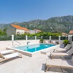 Awesome Apartment In Dubrovnik With Jacuzzi