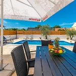 2 Bedroom Gorgeous Apartment In Donje Rastane