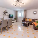 2 Bedroom Gorgeous Apartment In Donje Rastane
