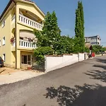 2 Bedroom Gorgeous Apartment In Zadar
