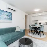 2 Bedroom Beautiful Apartment In Mandre