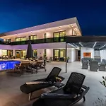 Villa Hill