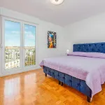 Amazing Apartment In Zadar With Kitchen