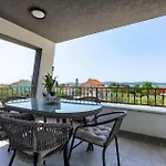 Villa Moonstone