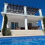 Villa Wave