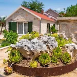 My Dalmatia - Authentic Villa Zvonko With Private Swimming Pool