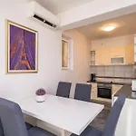 Sunshine Rhapsody Apartment