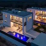 Villa Martina - Crowonder Luxury Rent