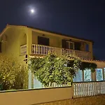 Apartment Pelicaric Sali Dugi Otok