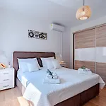3 Bedroom Amazing Home In Prigradica