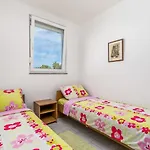 Apartments Cathy - 50M From The Beach