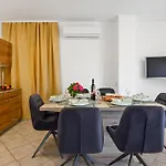 4 Bedroom Amazing Home In Gorica