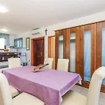 Stunning Home In Pag With Wifi
