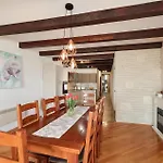 Nice Home In Benkovac With Wifi