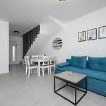 Roris House