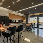 Cozy Home In Privlaka With Heated Swimming Pool