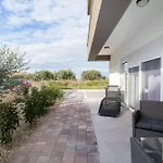 Apartment Vita Mare With Pool 50 Meters From The Sea- By Ta Leut Agency