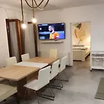 Mama'S Home Privlaka