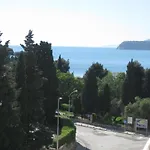 Dvori Lapad