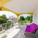 Villa Bind
