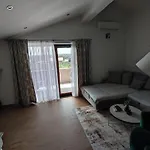 Angenehmes Haus In Posedarje Mit Grossem Garten