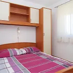 2 Bedroom Nice Apartment In Vir