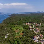 Lovely Apartment In Osobljava With Wifi