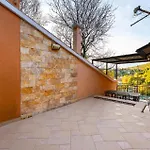 Awesome Apartment In Modric With Kitchen