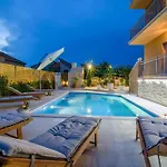 My Dalmatia - Penthouse Apartment Zadar With Shared Pool