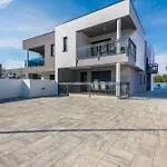 Apartment Spanic 1