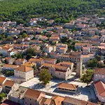 Nice Home In Karbuni With Wifi