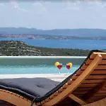 Amazing Home In Tkon With Outdoor Swimming Pool