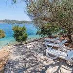 Holiday House 