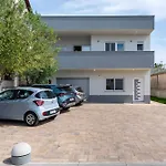 My Dalmatia - Studio Apartment Blagdan With Private Parking