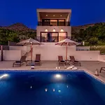 Exclusive Villa Belenum With Breakfast,Gym,Sauna