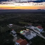 Casa Kamber With Pool