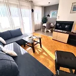 Apartment Lara