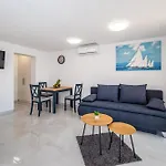 Apartment Ilux-1