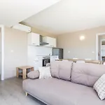Beautiful Apartment In Povljana With Wifi