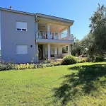 Tranquil Apartment In Bibinje With Garden