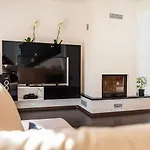 Holiday Home Tome - Comfortable & Modern