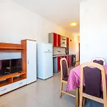 Gorgeous Apartment In Nevidane With Wifi