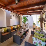 Apartments Aura - Comfort Studio Apartment 5 With Shared Swimming Pool