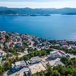 Villa Delux View