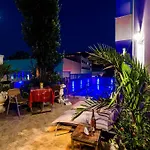 Apartments Aura - Comfort Studio Apartment E With Shared Swimming Pool