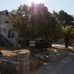 Rooms Villa Basica